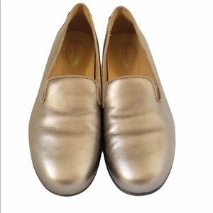 Like New Clark’s Unstructured Loafers Metallic 9